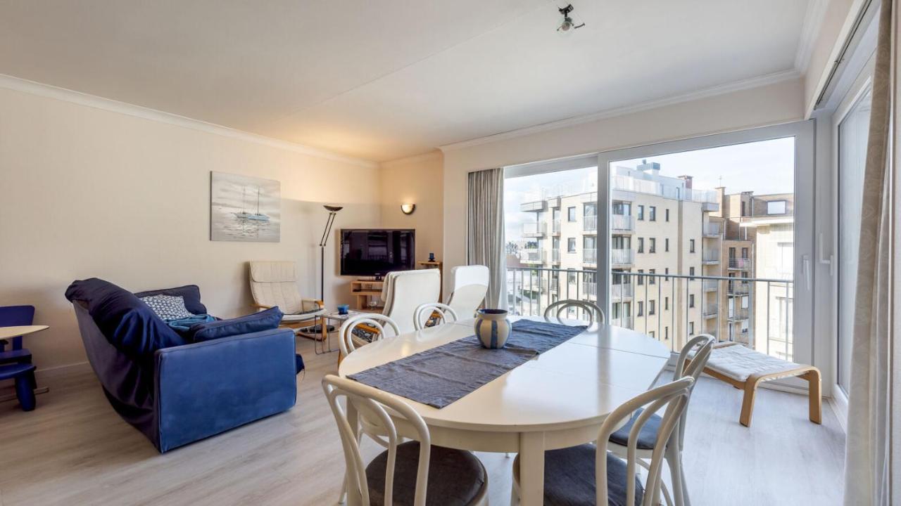 Zonnig En Gezellig Appartement Met Zijdelings Zeezicht En Zwembad In Koksijde Exterior foto